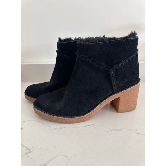 UGG Kasen Black Suede Sherpa Lined Ankle Booties Size 6.5 - Picture 7 of 7